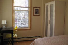 Cute room in charming apartment