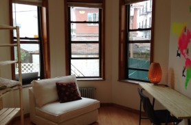 Spacieuse, Design et lumineuse chambre dans un appartement avec terrasse