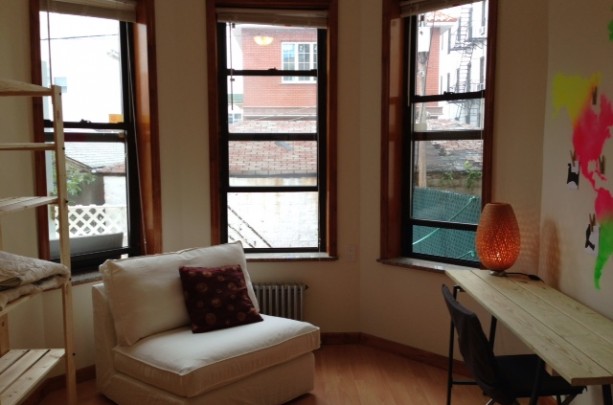 Cute room in Beautiful apartment with a deck